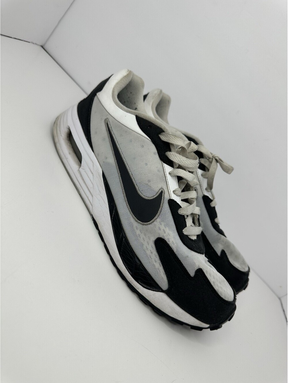 Nike Air Max Solo Men's Size 12 White Black Sneakers DX3666-100
